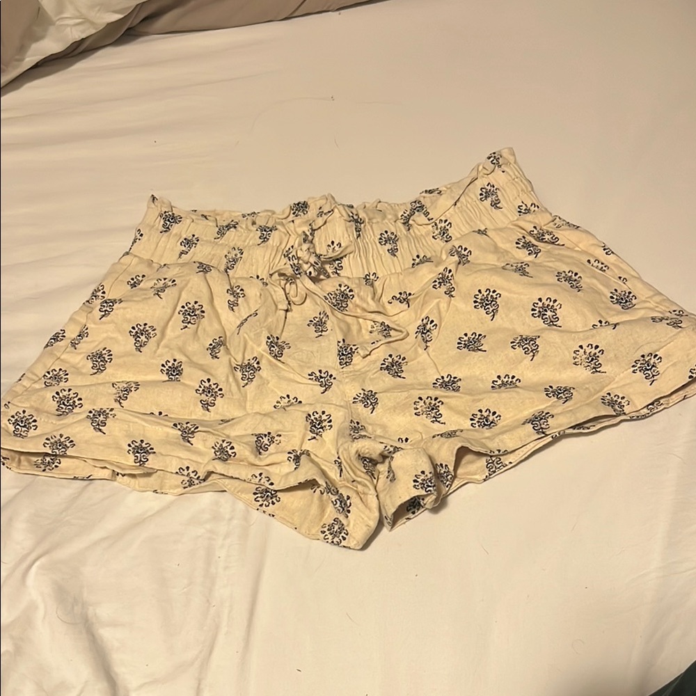 Floral Beige Women's Shorts